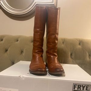 Womens excellent condition Frye Mellissa button boot brown riding boots